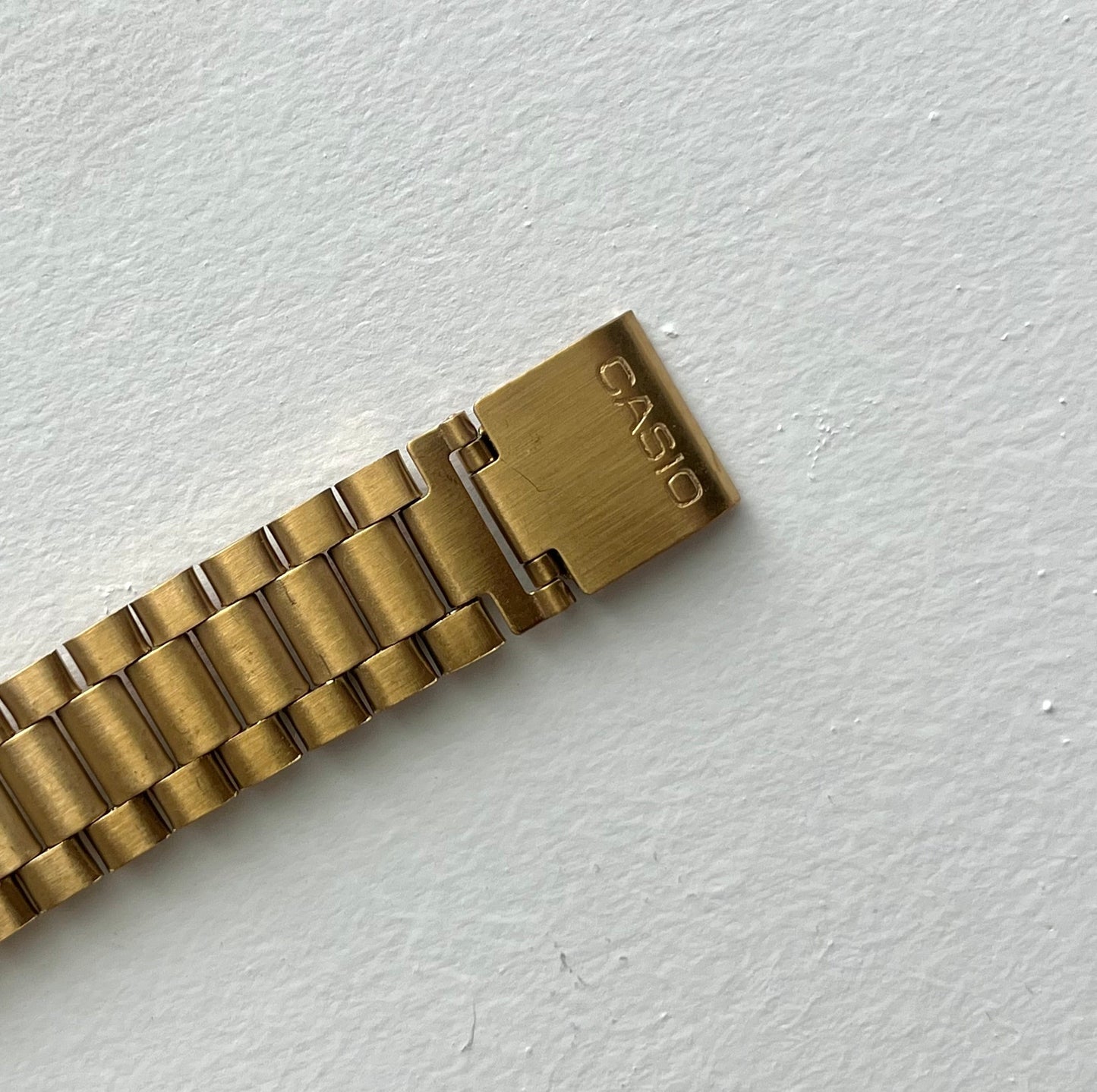 Vintage A168 Unisex Gold