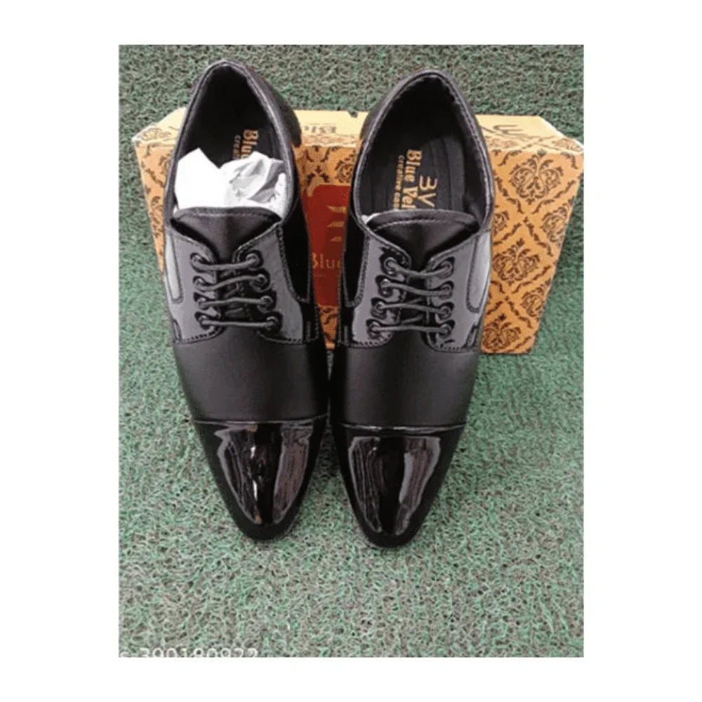 Dual-Texture Black Lace-up