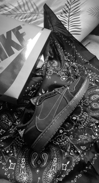 Air Jordan Retro 1 Low x Travis Scott Phantom