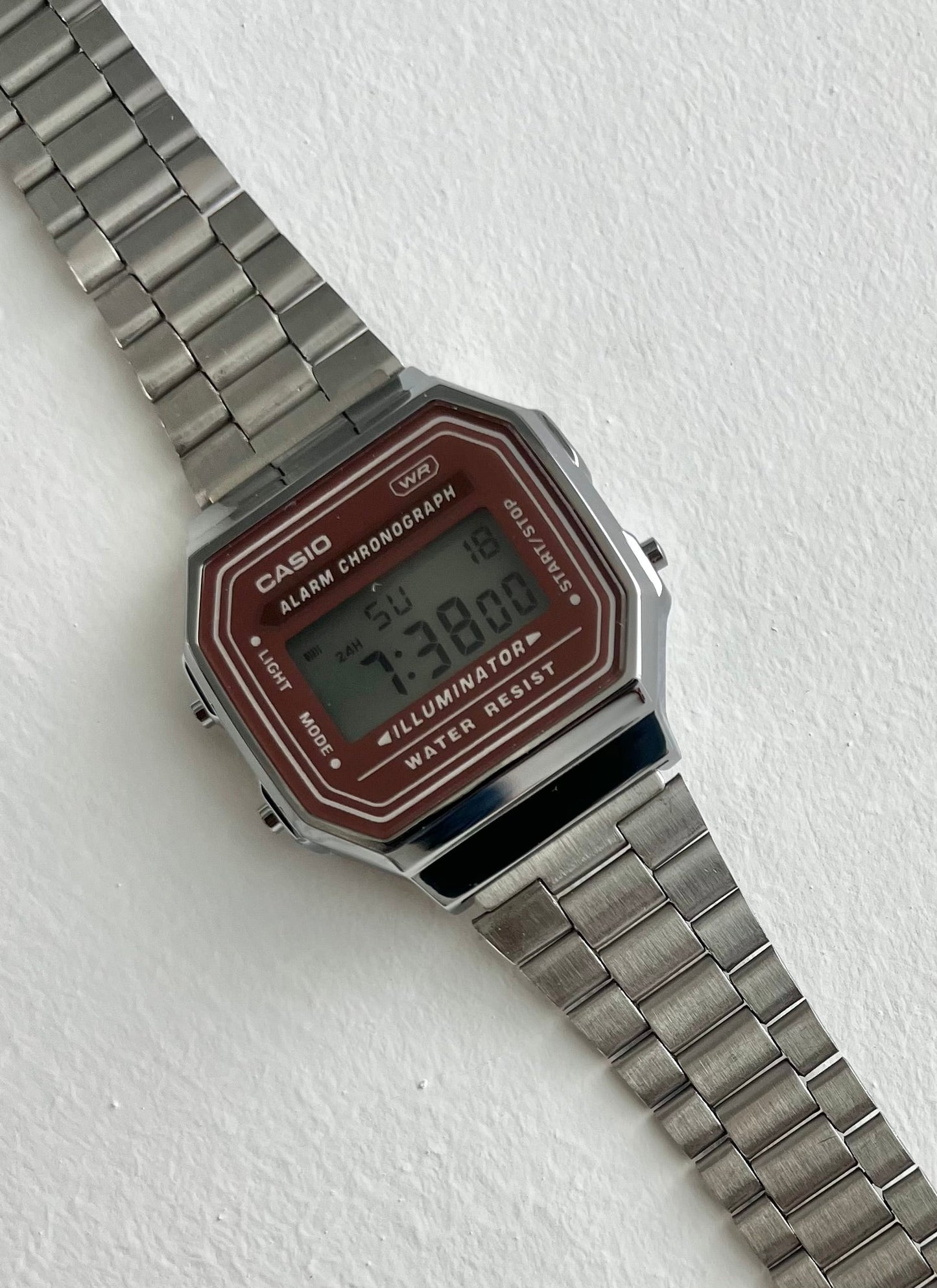Vintage A168 Unisex Red Dial