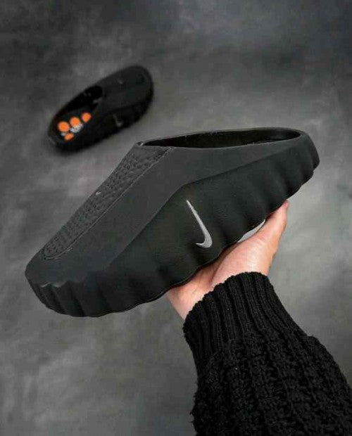 Nikee mind 001 Black Mules.