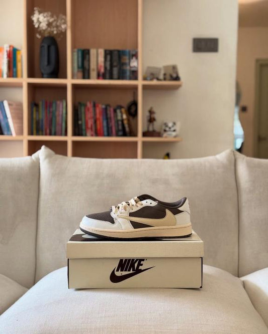 Air Jordan Retro 1 Low x Travis Scott Reverse Mocha