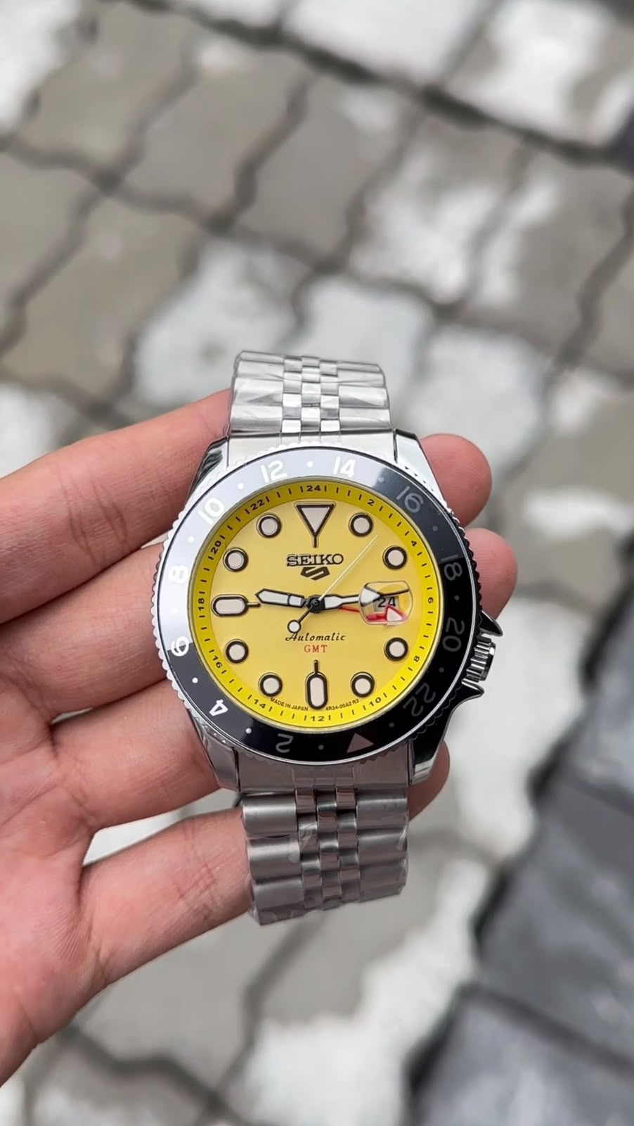 Seiko 5 Sports Automatic GMT – Yellow Dial