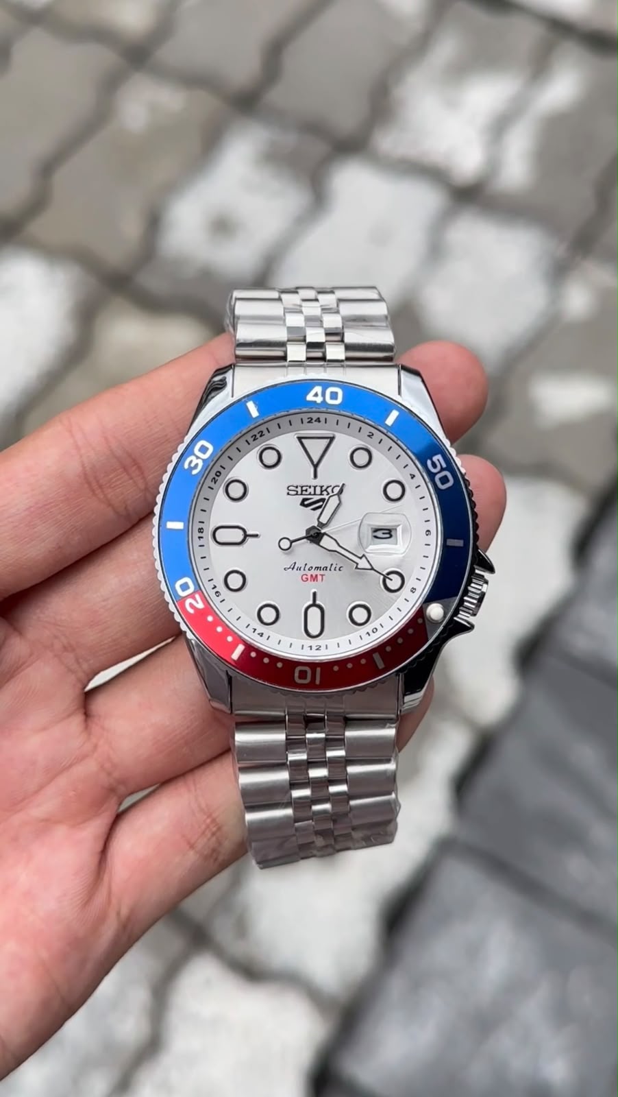 Seiko Style White Dial Automatic GMT Watch – Premium Collection